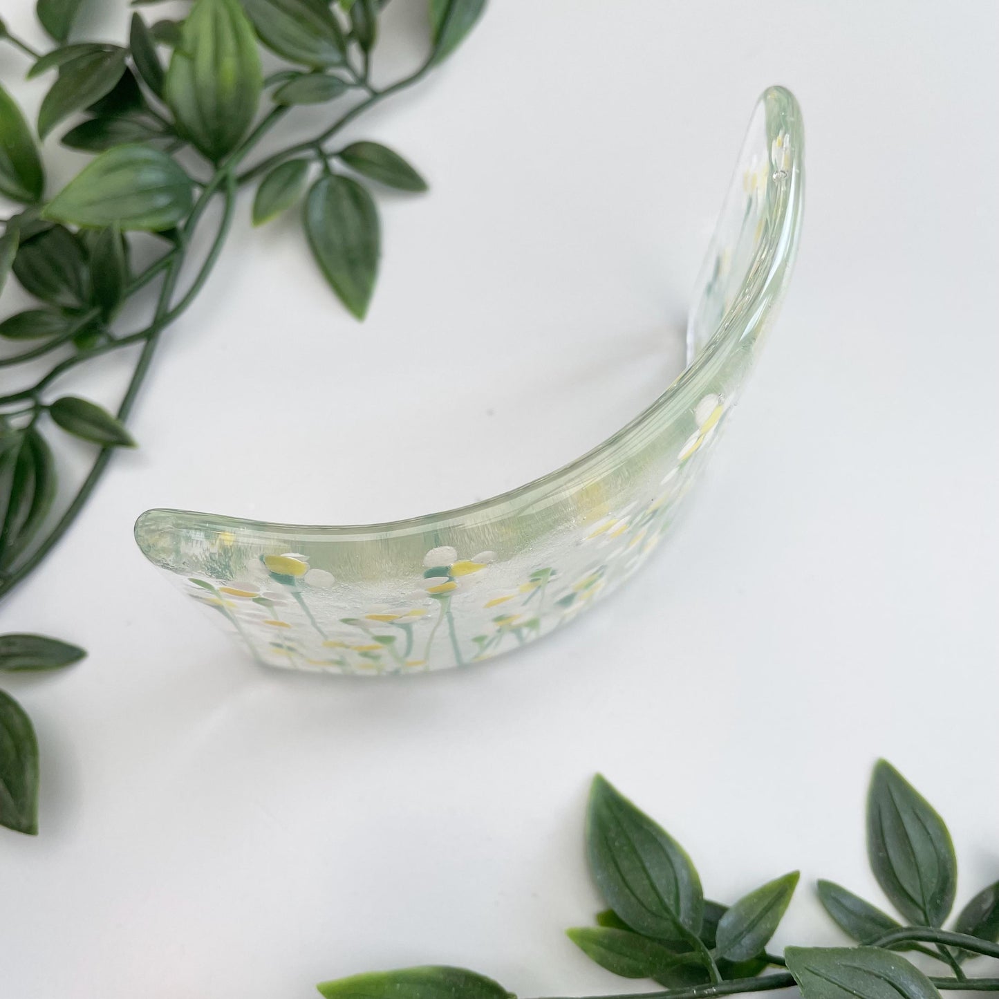 Fused glass mini curve ~ White Daisy