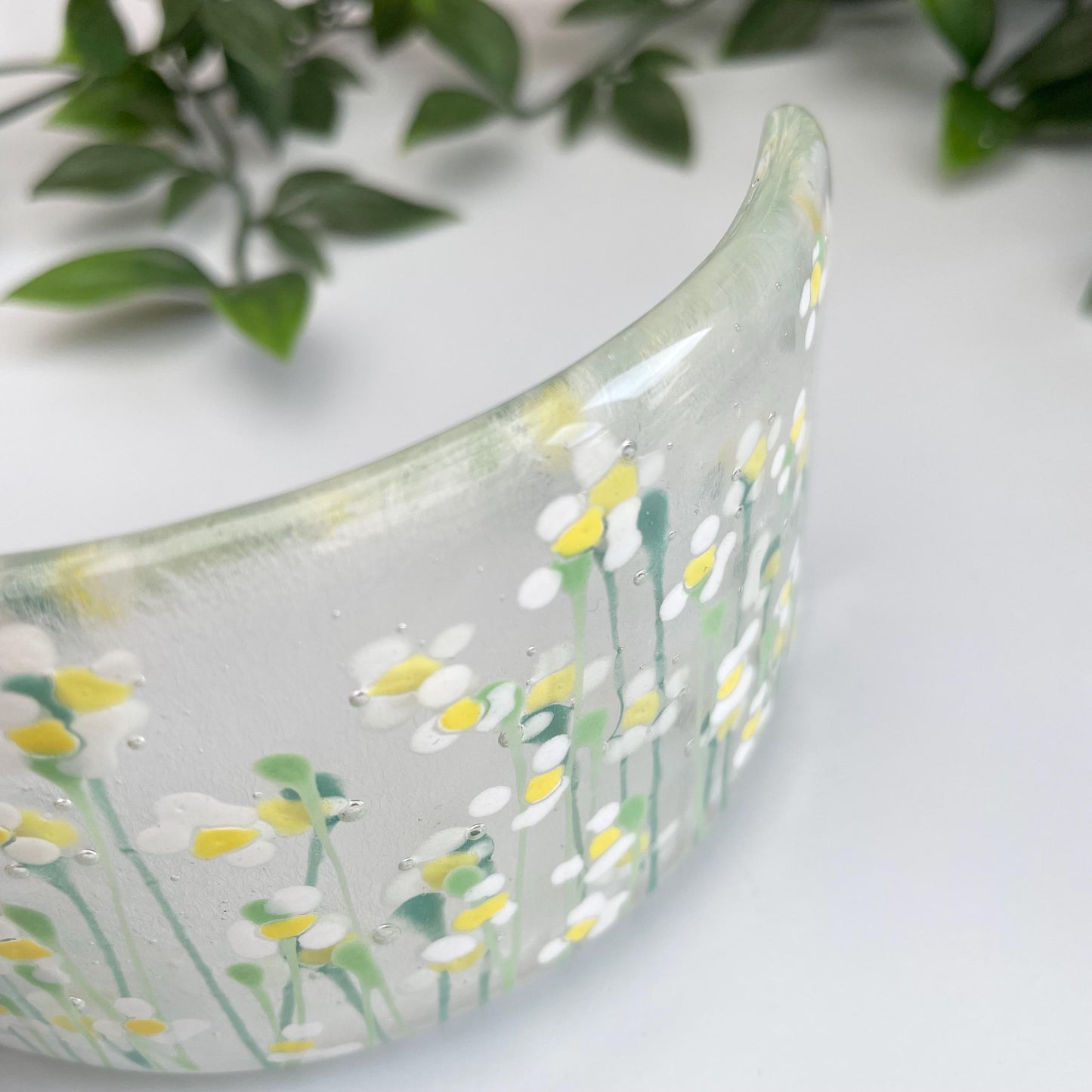 Fused glass mini curve ~ White Daisy