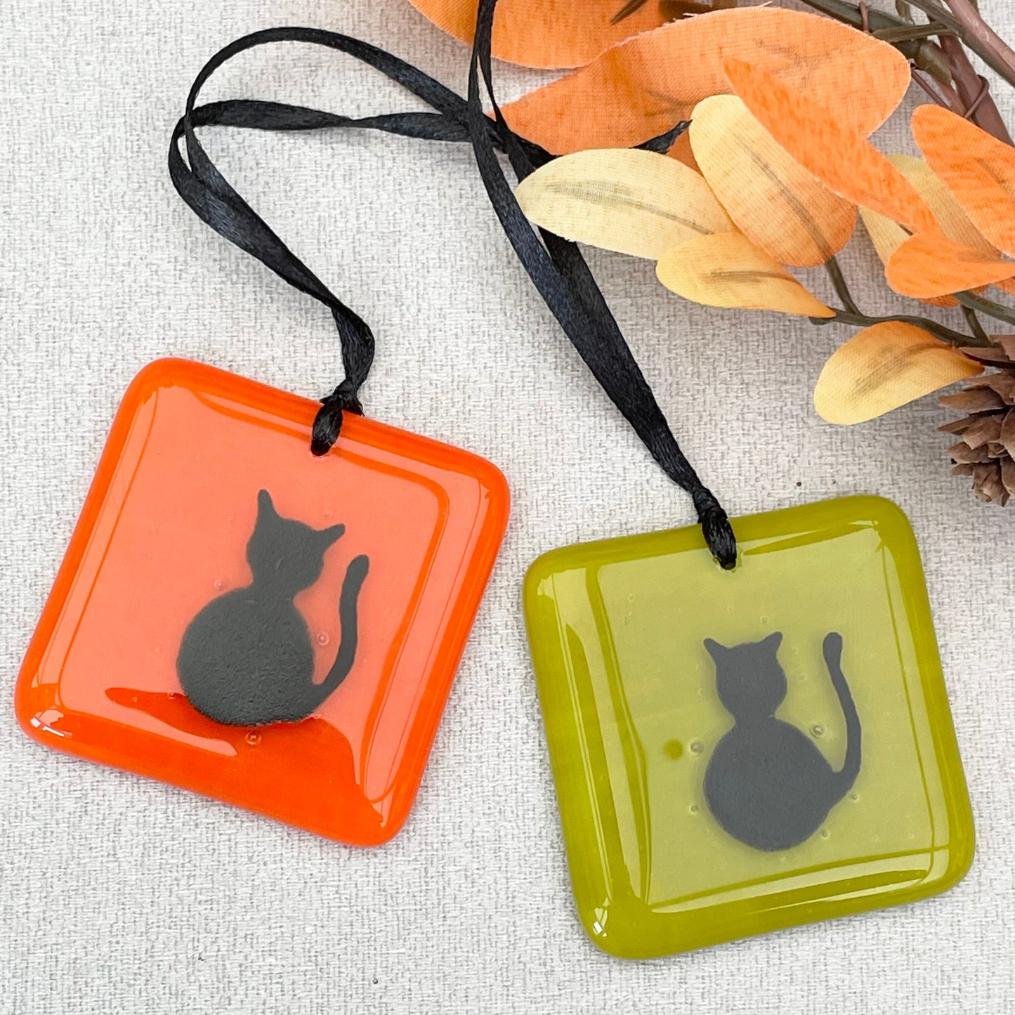 Fused glass Halloween decoration ~ Black Cat ~ green